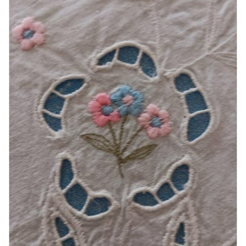 Vintage White Table Runner Placemat Set Pink Blue Embroidery Flowers Cotton